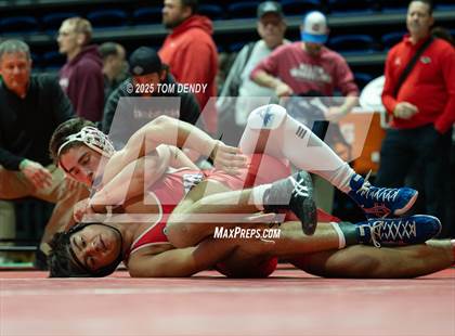 Thumbnail 3 in UIL Wrestling 5A-6A Finals (Round 4) photogallery.