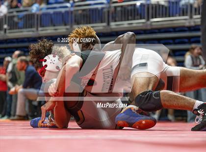 Thumbnail 2 in UIL Wrestling 5A-6A Finals (Round 4) photogallery.