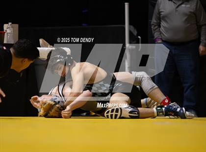Thumbnail 3 in UIL Wrestling 5A-6A Finals (Round 4) photogallery.