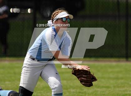 Thumbnail 3 in Edwards County vs. Pinckneyville (IHSA 2A Sectional Semifinal) photogallery.