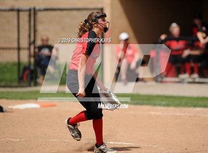 Thumbnail 2 in Edwards County vs. Pinckneyville (IHSA 2A Sectional Semifinal) photogallery.