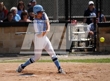 Thumbnail 3 in Edwards County vs. Pinckneyville (IHSA 2A Sectional Semifinal) photogallery.