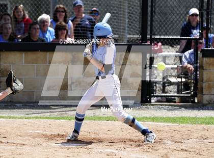 Thumbnail 2 in Edwards County vs. Pinckneyville (IHSA 2A Sectional Semifinal) photogallery.
