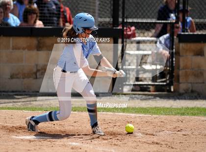 Thumbnail 2 in Edwards County vs. Pinckneyville (IHSA 2A Sectional Semifinal) photogallery.