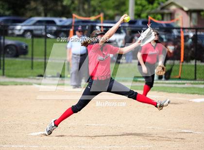 Thumbnail 3 in Edwards County vs. Pinckneyville (IHSA 2A Sectional Semifinal) photogallery.