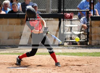 Thumbnail 1 in Edwards County vs. Pinckneyville (IHSA 2A Sectional Semifinal) photogallery.