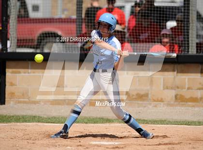 Thumbnail 3 in Edwards County vs. Pinckneyville (IHSA 2A Sectional Semifinal) photogallery.