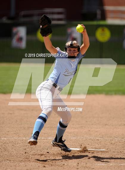 Thumbnail 2 in Edwards County vs. Pinckneyville (IHSA 2A Sectional Semifinal) photogallery.