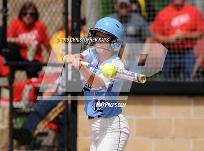 Thumbnail 2 in Edwards County vs. Pinckneyville (IHSA 2A Sectional Semifinal) photogallery.