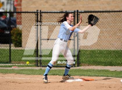 Thumbnail 2 in Edwards County vs. Pinckneyville (IHSA 2A Sectional Semifinal) photogallery.
