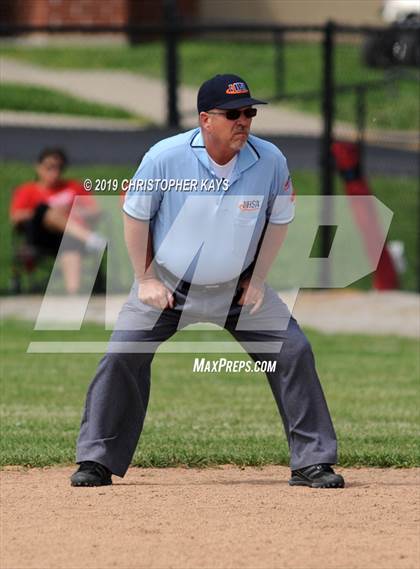 Thumbnail 2 in Edwards County vs. Pinckneyville (IHSA 2A Sectional Semifinal) photogallery.