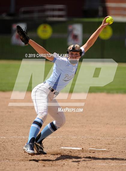 Thumbnail 2 in Edwards County vs. Pinckneyville (IHSA 2A Sectional Semifinal) photogallery.