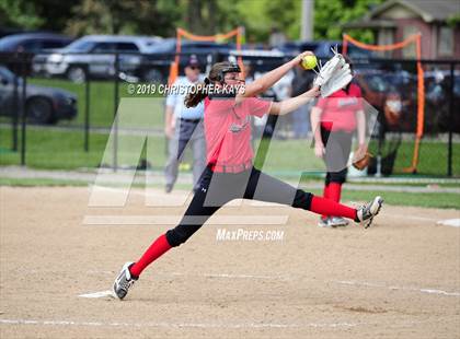 Thumbnail 3 in Edwards County vs. Pinckneyville (IHSA 2A Sectional Semifinal) photogallery.