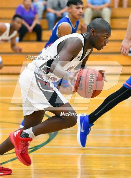 Thumbnail 2 in Ironwood vs. Camelback (Sunnyslope Hoopsgiving Tournament) photogallery.