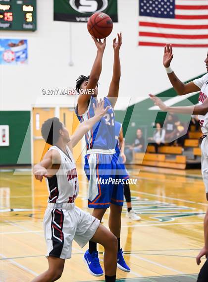 Thumbnail 1 in Ironwood vs. Camelback (Sunnyslope Hoopsgiving Tournament) photogallery.