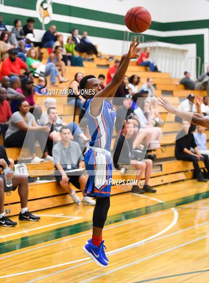 Thumbnail 2 in Ironwood vs. Camelback (Sunnyslope Hoopsgiving Tournament) photogallery.