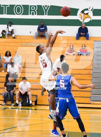 Thumbnail 3 in Ironwood vs. Camelback (Sunnyslope Hoopsgiving Tournament) photogallery.