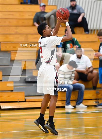 Thumbnail 3 in Ironwood vs. Camelback (Sunnyslope Hoopsgiving Tournament) photogallery.