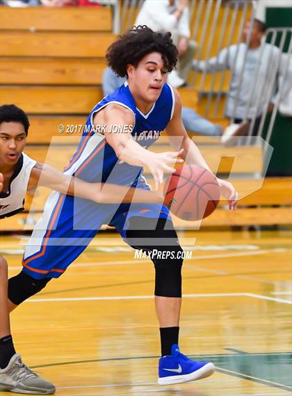 Thumbnail 2 in Ironwood vs. Camelback (Sunnyslope Hoopsgiving Tournament) photogallery.