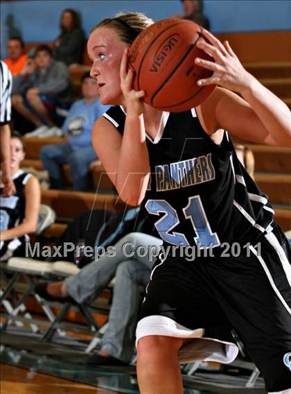 Thumbnail 1 in Powell vs Cumberland Gap (Kroger Thanksgiving Classic) photogallery.