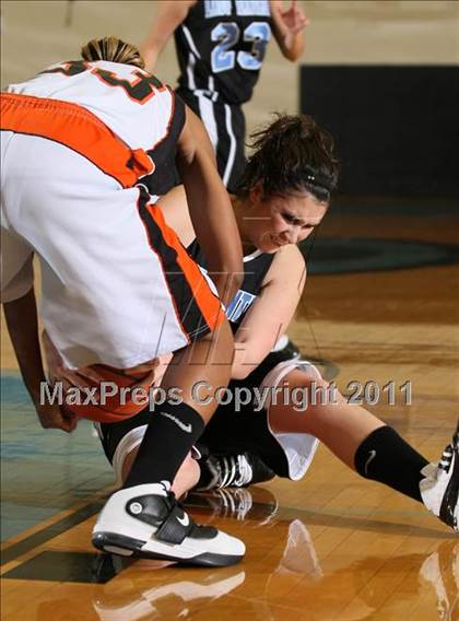 Thumbnail 2 in Powell vs Cumberland Gap (Kroger Thanksgiving Classic) photogallery.