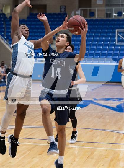 Thumbnail 3 in Harlan vs Smithson Valley photogallery.