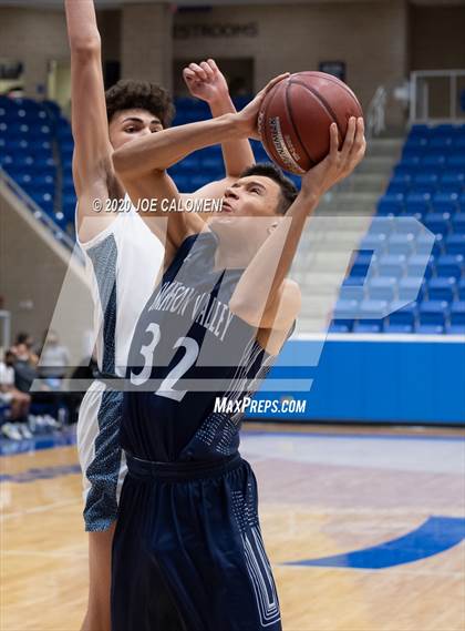 Thumbnail 3 in Harlan vs Smithson Valley photogallery.