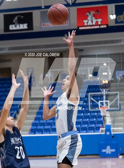 Thumbnail 3 in Harlan vs Smithson Valley photogallery.