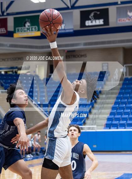 Thumbnail 2 in Harlan vs Smithson Valley photogallery.