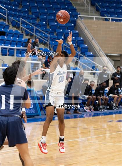 Thumbnail 3 in Harlan vs Smithson Valley photogallery.