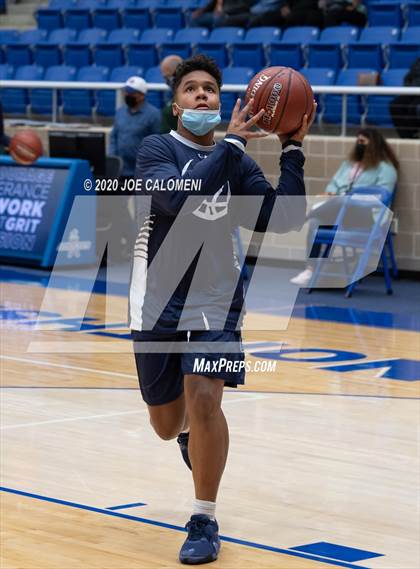 Thumbnail 3 in Harlan vs Smithson Valley photogallery.