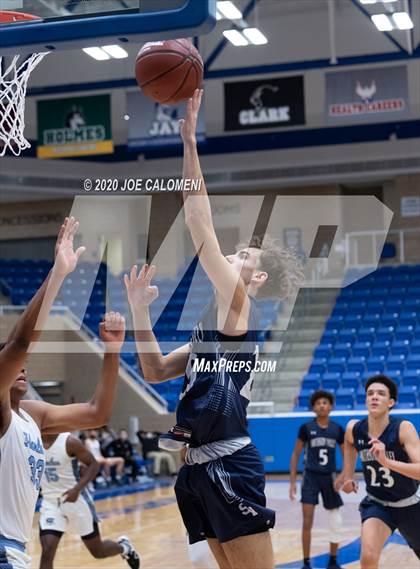 Thumbnail 3 in Harlan vs Smithson Valley photogallery.