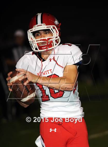 Thumbnail 3 in Hewitt-Trussville vs. James Clemens (AHSAA 7A 1st Round) photogallery.