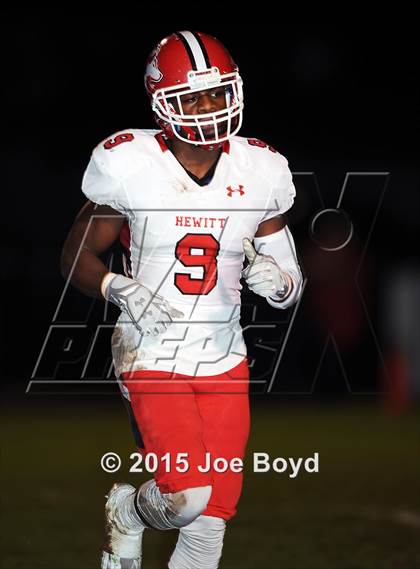 Thumbnail 3 in Hewitt-Trussville vs. James Clemens (AHSAA 7A 1st Round) photogallery.