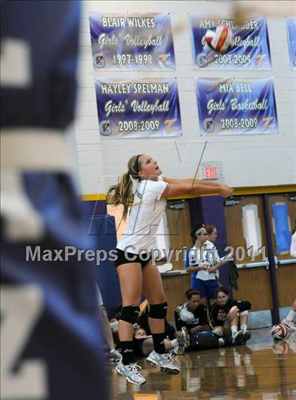 Thumbnail 2 in Sacred Heart vs. Torrey Pines (Durango Fall Classic) photogallery.