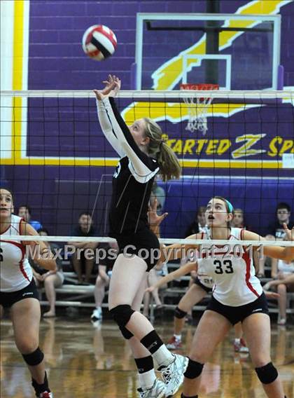 Thumbnail 1 in Sacred Heart vs. Torrey Pines (Durango Fall Classic) photogallery.