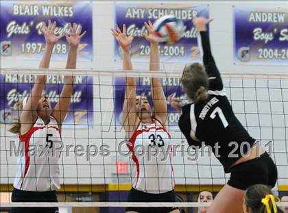 Thumbnail 2 in Sacred Heart vs. Torrey Pines (Durango Fall Classic) photogallery.