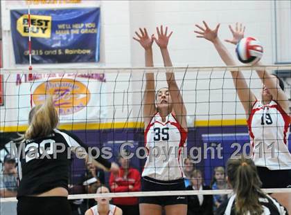 Thumbnail 1 in Sacred Heart vs. Torrey Pines (Durango Fall Classic) photogallery.