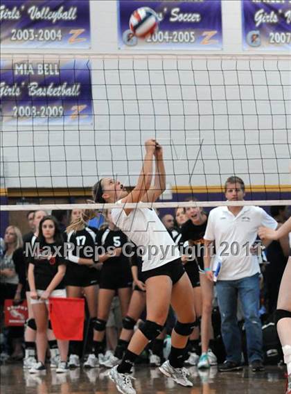 Thumbnail 3 in Sacred Heart vs. Torrey Pines (Durango Fall Classic) photogallery.