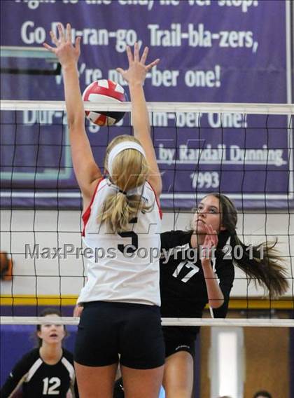 Thumbnail 1 in Sacred Heart vs. Torrey Pines (Durango Fall Classic) photogallery.