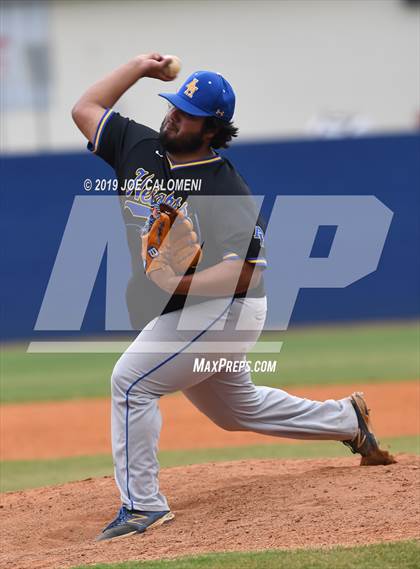 Thumbnail 3 in Alamo Heights vs Houston [Sam] photogallery.