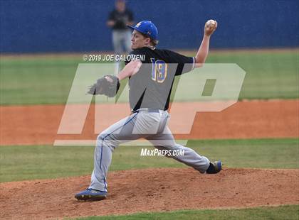 Thumbnail 2 in Alamo Heights vs Houston [Sam] photogallery.