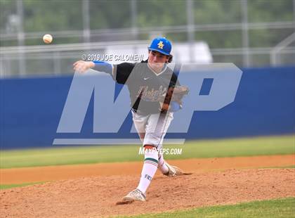 Thumbnail 2 in Alamo Heights vs Houston [Sam] photogallery.