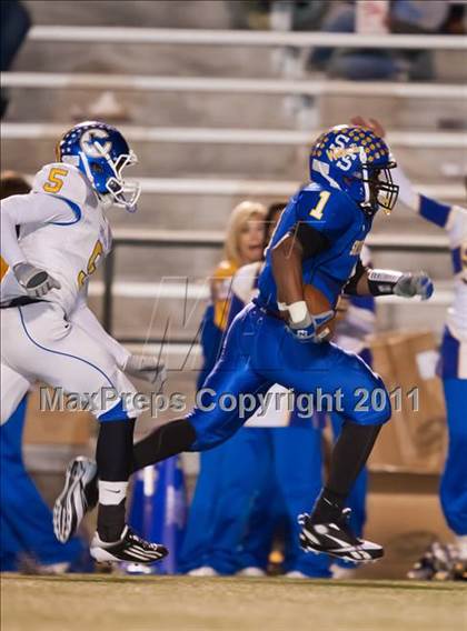 Thumbnail 2 in Sulphur Springs vs. Corsicana (4A Division 2 Region 2 Area) photogallery.