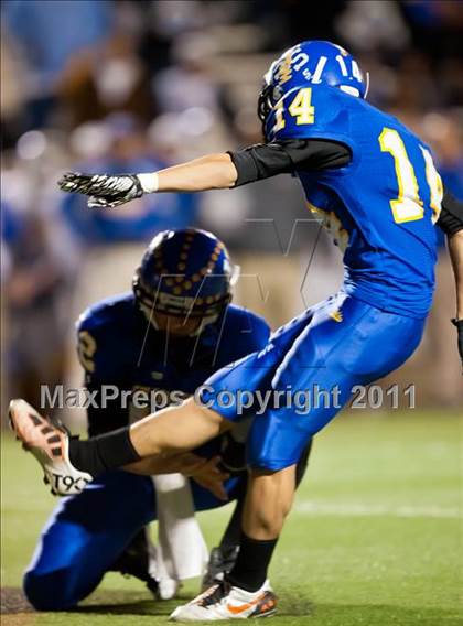 Thumbnail 3 in Sulphur Springs vs. Corsicana (4A Division 2 Region 2 Area) photogallery.