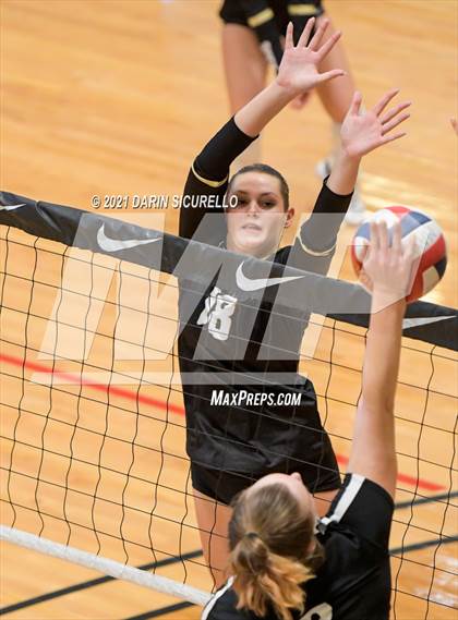 Thumbnail 1 in Village Christian vs. Basha (Nike Tournament of Champions) photogallery.