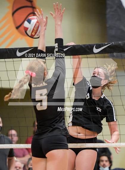 Thumbnail 1 in Village Christian vs. Basha (Nike Tournament of Champions) photogallery.