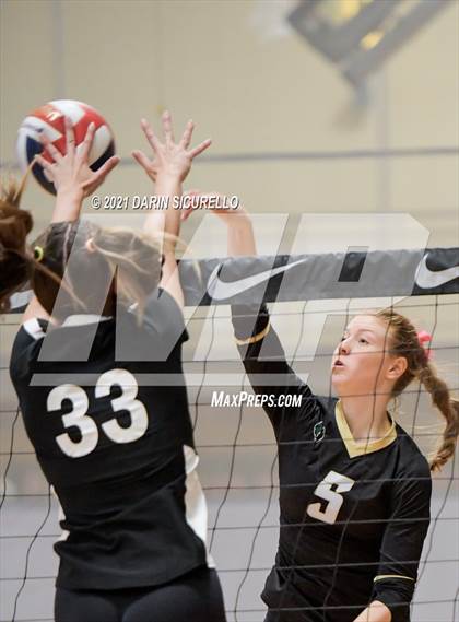 Thumbnail 1 in Village Christian vs. Basha (Nike Tournament of Champions) photogallery.
