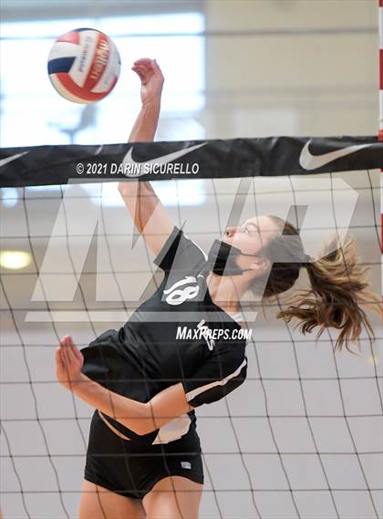 Thumbnail 2 in Village Christian vs. Basha (Nike Tournament of Champions) photogallery.