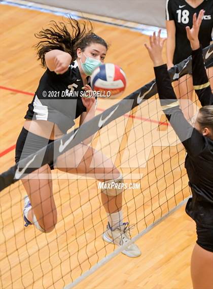 Thumbnail 1 in Village Christian vs. Basha (Nike Tournament of Champions) photogallery.